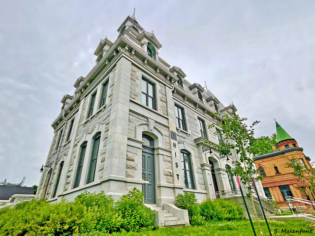 Mhist extérieur&nbsp;&nbsp;&nbsp;&copy; Serge Malenfant