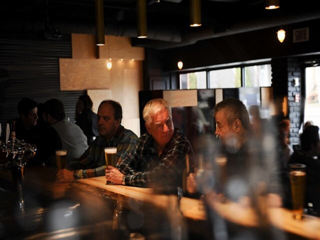 Bar&nbsp;&nbsp;&nbsp;&copy; Microbrasserie Lion Bleu