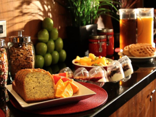 Déjeuner buffet chaud et froid