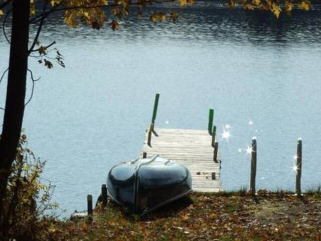 Accès au lac&nbsp;&nbsp;&nbsp;&copy; La Maison d'Antoinette