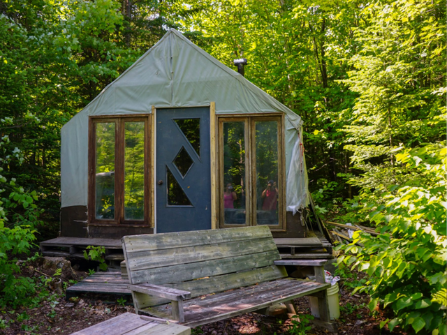 Activités de ressourcement - camp dans le bois&nbsp;&nbsp;&nbsp;&copy; Bio Ferme des Caps
