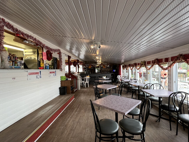Resto-Bar-Terrasse&nbsp;&nbsp;&nbsp;&copy; Marianne Bérubé