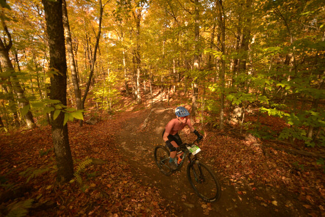 Vélo de montagne&nbsp;&nbsp;&nbsp;&copy; H.Girard