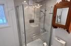 Salle de bain privée dans chaque chambre © Gîte du Lac-à-la-Loutre (B&B)