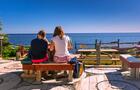Auberge, terrasse avec vue sur mer, Gaspé&nbsp;&nbsp;&nbsp;&copy; Auberge et Chalets Griffon Aventure