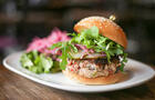 Café Le Petit Flore - Burger © Café Le Petit Flore