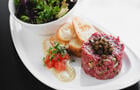 Tartare de boeuf - dijon et huile de truffe © L'Entre-Côte Riverin (Jonquière)