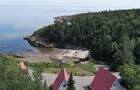 Chalets Anse-à-Jos et Anse-à-Yves&nbsp;&nbsp;&nbsp;&copy; J.Villeneuve