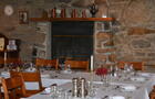Salle avec foyer