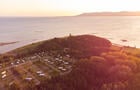 Vue panoramique - Camping de la Pointe-Taylor - Baie-des-Chaleurs, Gaspésie © Dominic Carbonneaü