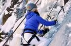la liberte nord-sud_montreal_escalade de glace_grimpeuse en action 2&nbsp;&nbsp;&nbsp;&copy; la liberte nord-sud