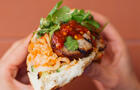 Le Petit Sao - BANH MI porc citronelle © Amandine Serylo