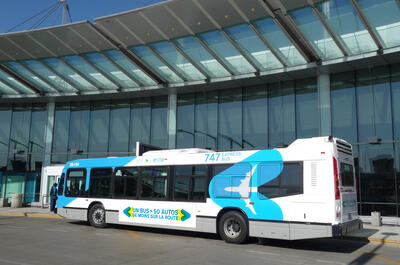 Bus 747 YUL Aéroport Montréal-Trudeau/Centre-ville