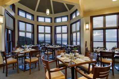 Le Point Cardinal (Fairmont Le Manoir Richelieu)