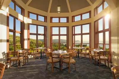 Le Point Cardinal (Fairmont Le Manoir Richelieu)
