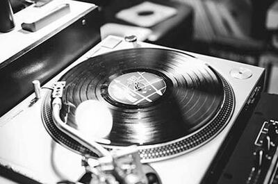 Bar Le Record – bar à vinyles