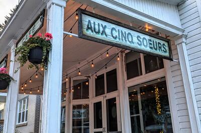 Café Aux Cinq Soeurs