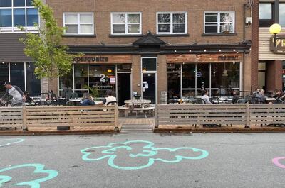 Deuxparquatre – Pub Brut