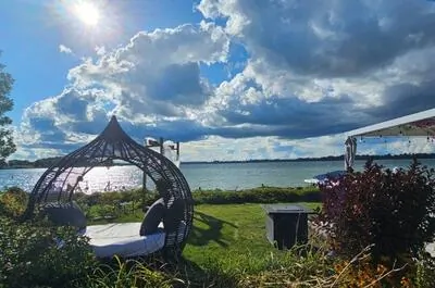 OASIS LAC ST-LOUIS