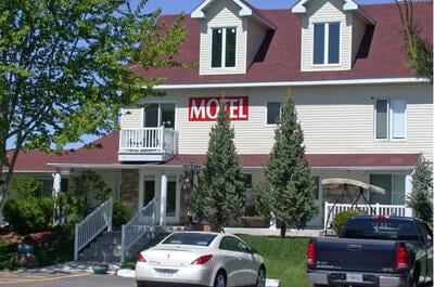 MOTEL DERFAL S.E.N.C.