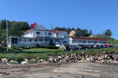 HÔTEL-MOTEL GRANDE VALLÉE