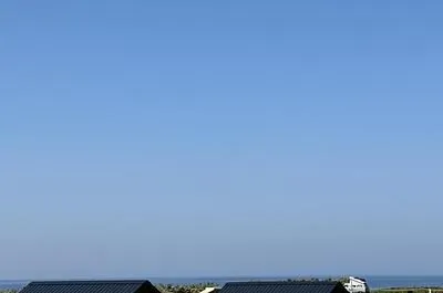 CAMPING AU BORD DE LA MER
