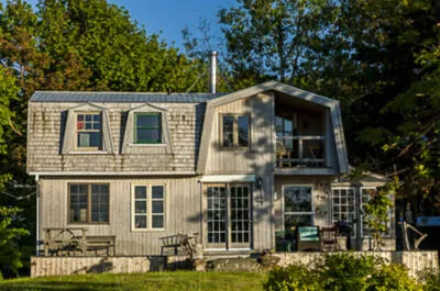 LA MAISON SUR LE FLEUVE