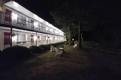 HÔTEL-MOTEL LA ROCHE PLEUREUSE