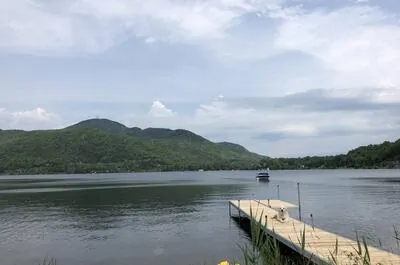 VILLA LAC ORFORD – CHALETSETSPA.CA