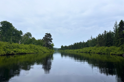 La route bleue – Rivière Ouiatchouaniche – Uauieiatshuan – Sainte-Hedwidge