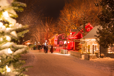 Le Village illuminé Desjardins du Village Québécois d&rsquo;Antan