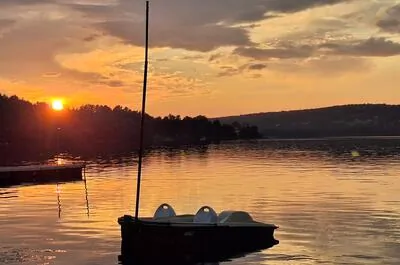 LE BONHEUR DES TROIS-LACS