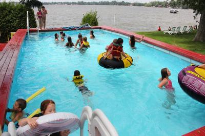 Piscine Kayak canoë et Paddle Boards