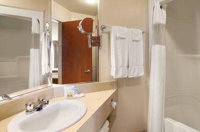 Salle de bain   © Hôtel Days Inn Rivière-du-Loup