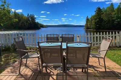 Vue du chalet face au lac