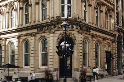 Façade