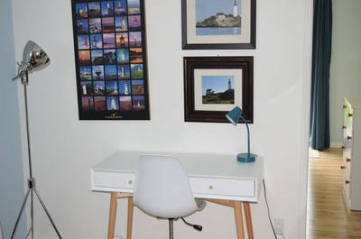 Bureau de travail au salon secondaire