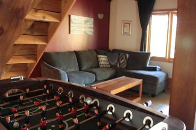 Salle de jeu et télévision