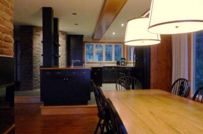 Salle à manger avec foyer