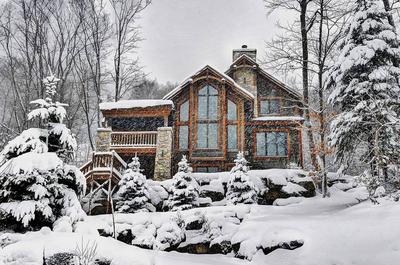 BLANC 38 – LES CHALETS ALPINS