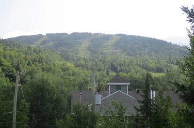 Vue et accès à la montagne