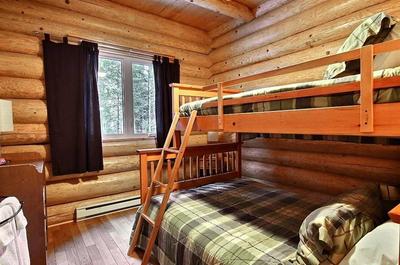 Chambre avec lit superposé