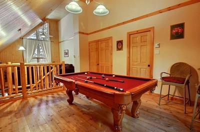 Mezzanine avec table de billard