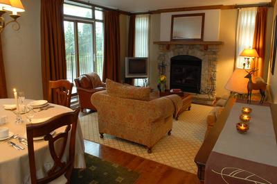 Salon   © Suites Tremblant