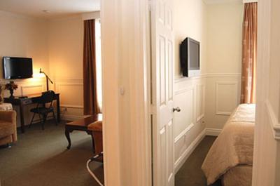 Suite avec une chambre separée - très grand lit