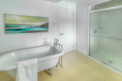 Salle de bain principale   © J.Falardeau