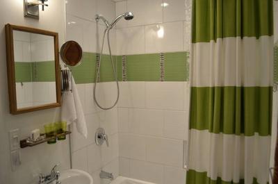 Salle de bain   © Le P'tit chalet du Lac Paré