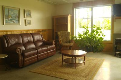 Salon avec foyer