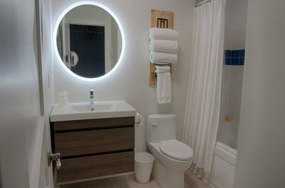 Salle de bain des maîtres   © C.Aboujaoude