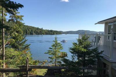 Vue sur le lac